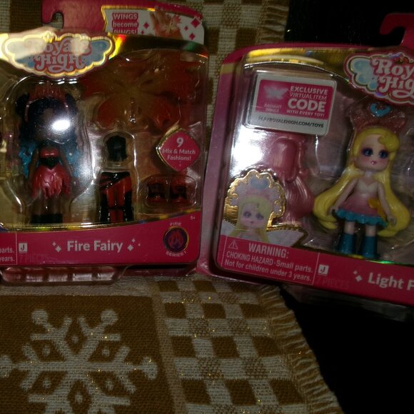 THREE NWT Series 1 Royale High Fairies with Accessories - Picture 1 of 11